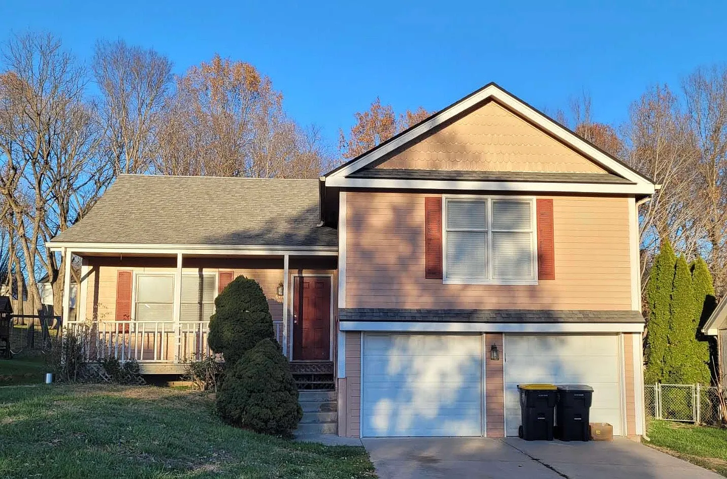 3 bed, 2.5 bath, 1700 sqft, $2,450 — Photo 1