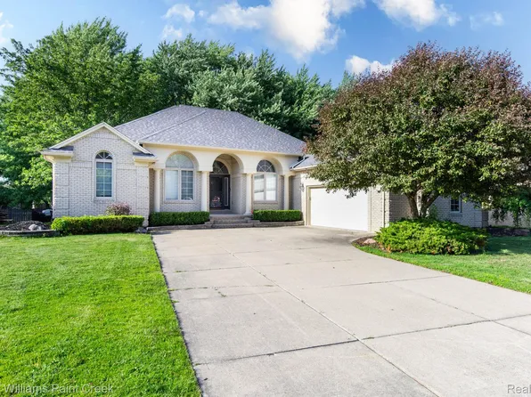 20695 Gaberty Dr, Clinton Township, MI 48038