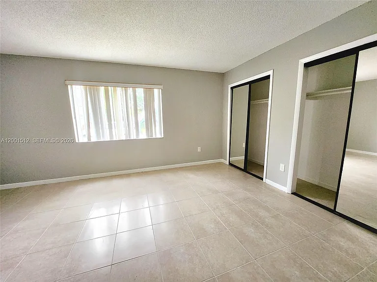 335 SW 20th St #9 — Photo 10