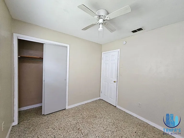 1216 E Myrtle St — Photo 11