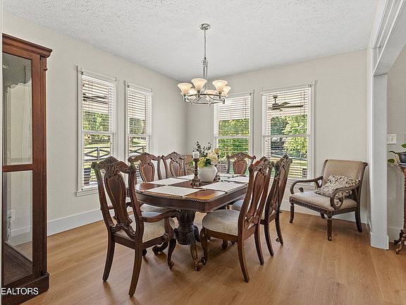 5th image of 3678 Fox Ridge Rd