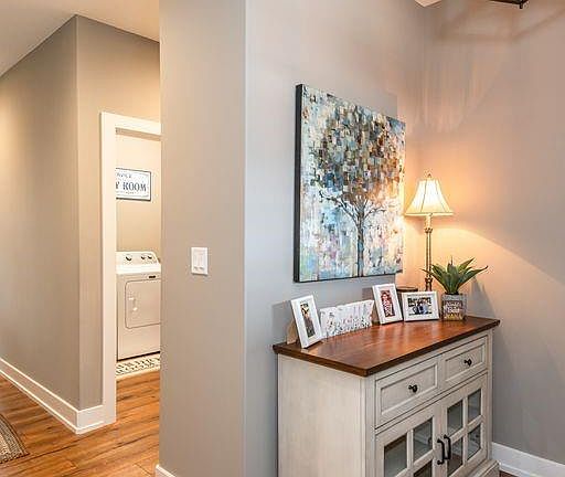 4th image of 1505 Abbey Park Pl