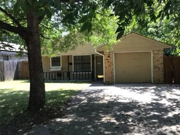 405 S Dallas St, Kaufman, TX 75142