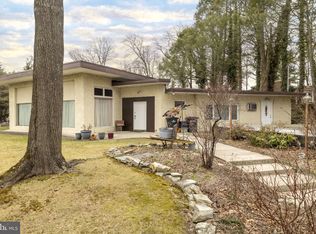 587 Moreland Rd, Huntingdon Valley, PA 19006