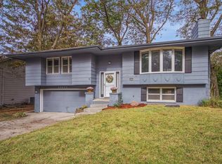 10475 Sunset Ter, Clive, IA 50325