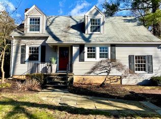 18 Manning Ln, Lawrence Township, NJ 08648