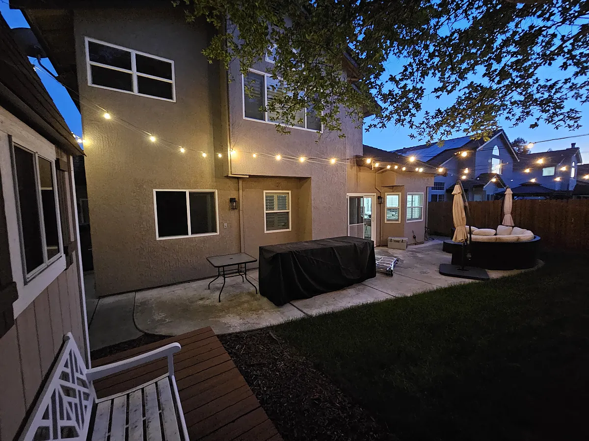 Building Photo - 1049 Notre Dame Cir