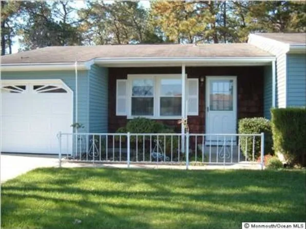 7 Eaton La, Whiting, NJ 08759