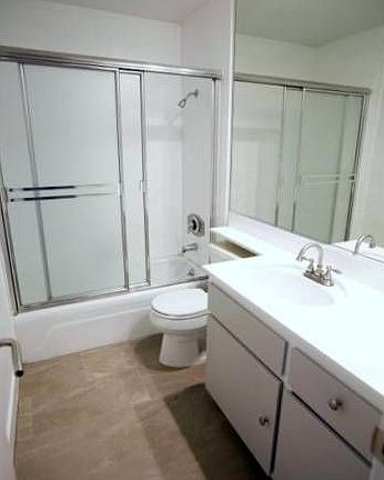 Upgraded Tile Bathroom