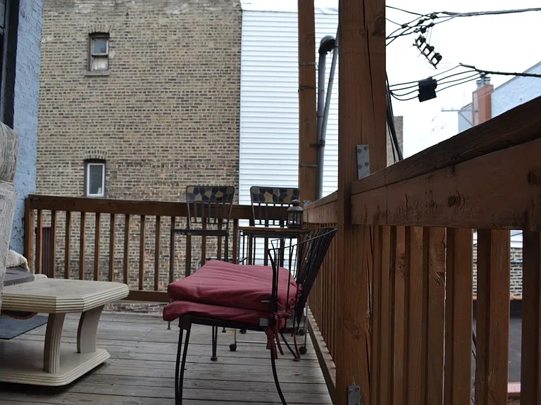 912 N Western Ave — Photo 9