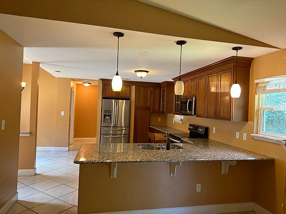 4th image of 6214 Alamo Dr