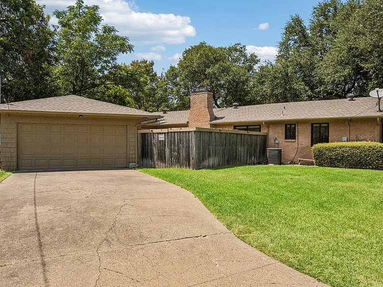 3566 Princess Ln — Photo 26