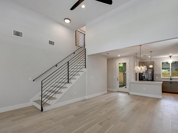 3rd image of 1911 Canterbury St Unit 1