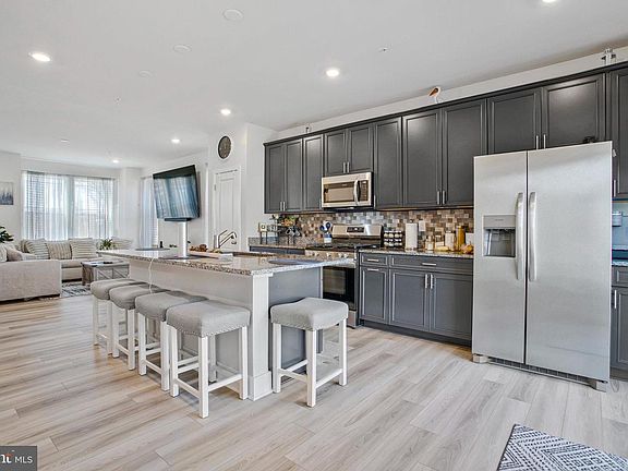 2nd image of 1819 Betterton Rd