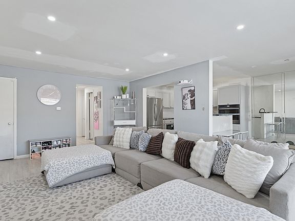 5th image of 827 E 194th St #827