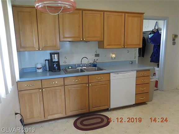 3rd image of 12 Avenue G