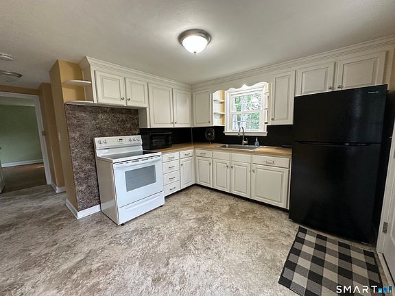 2nd image of 38 Cedar Ridge Road