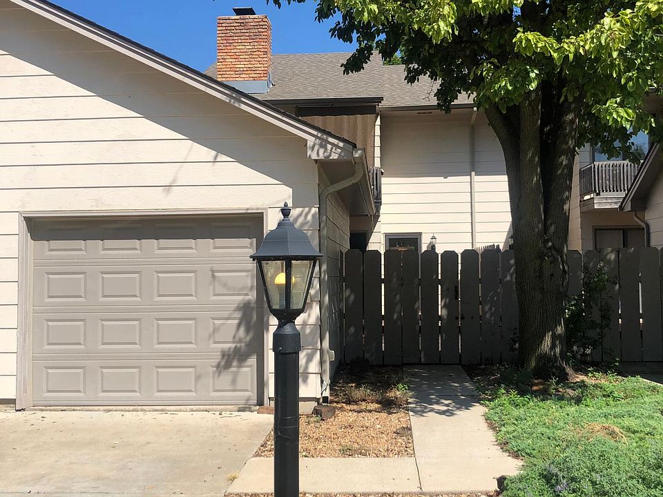 1st image of 1322 Parkwood Dr