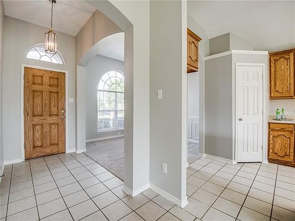 4th image of 15731 Ducote Dr