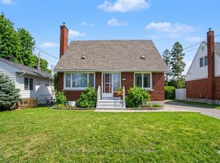 1953 Saunderson Dr, Ottawa, ON K1G2C8