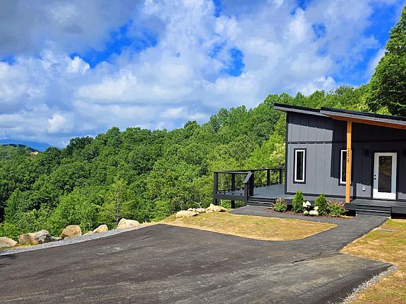 4th image of 2608 Mountain Blvd