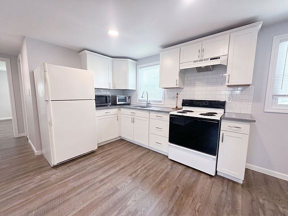 2nd image of 273 S 16th St Floor 2