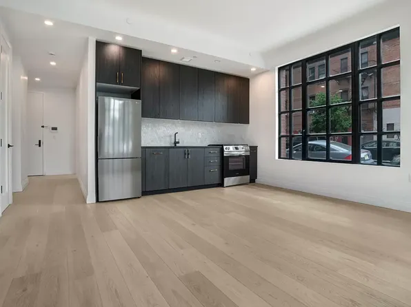 875 4th Avenue image 2 of 22