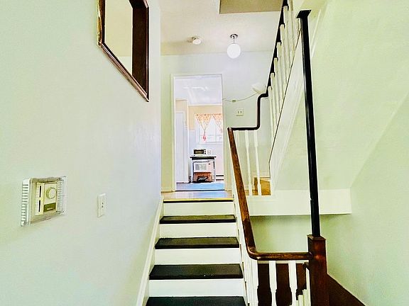 5th image of 25 McCallum Ct