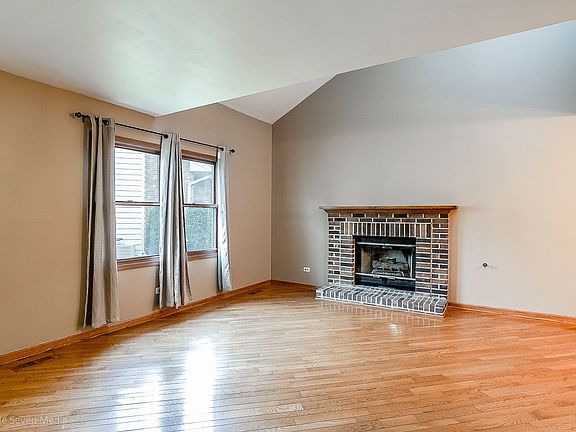 4th image of 9200 Cliffside Ln