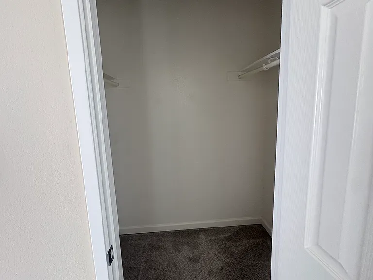 736 Fathom Dr — Photo 17