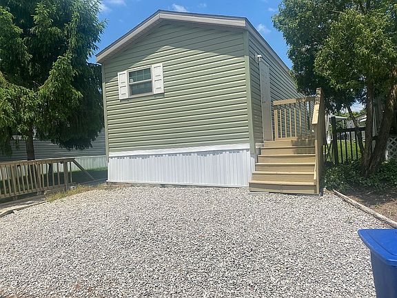 2nd image of 225 S Sandusky St #65