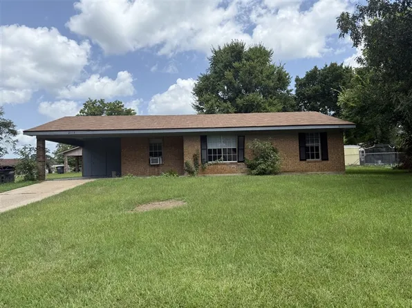 2113 Meadowview Cir, Coushatta, LA 71019
