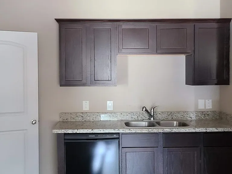 611 S Campbell St #A — Photo 5