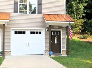 621 Riverside Dr, Mount Airy, NC 27030