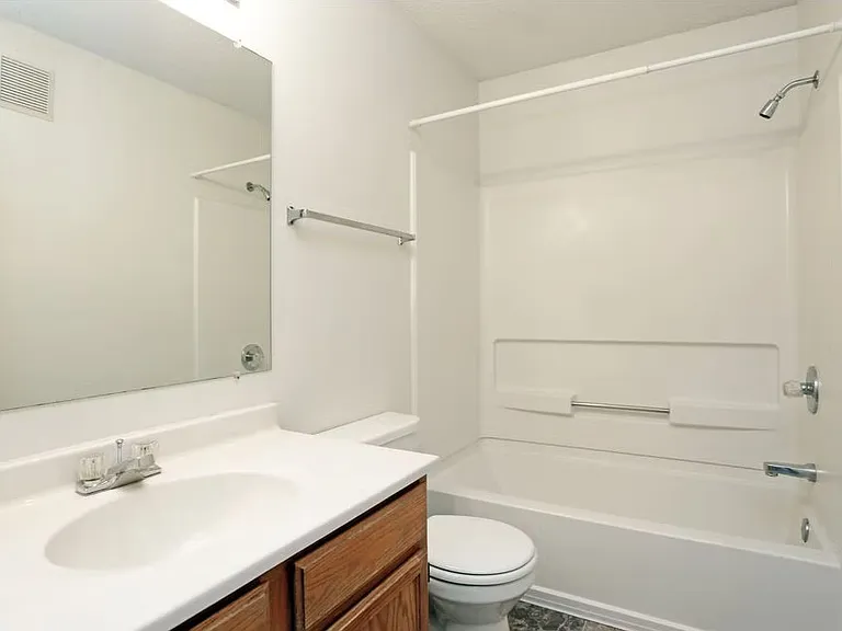 Westbrooke Apartments — Photo 4
