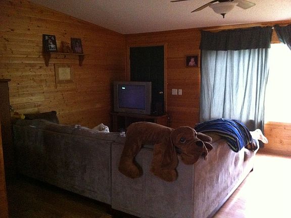 13.6 x 17 living room