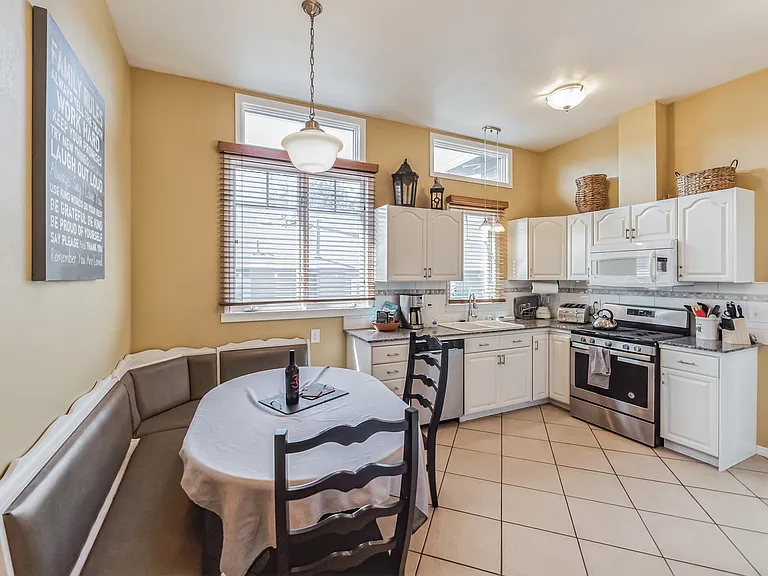 1227 Sherman St #1227 — Photo 4