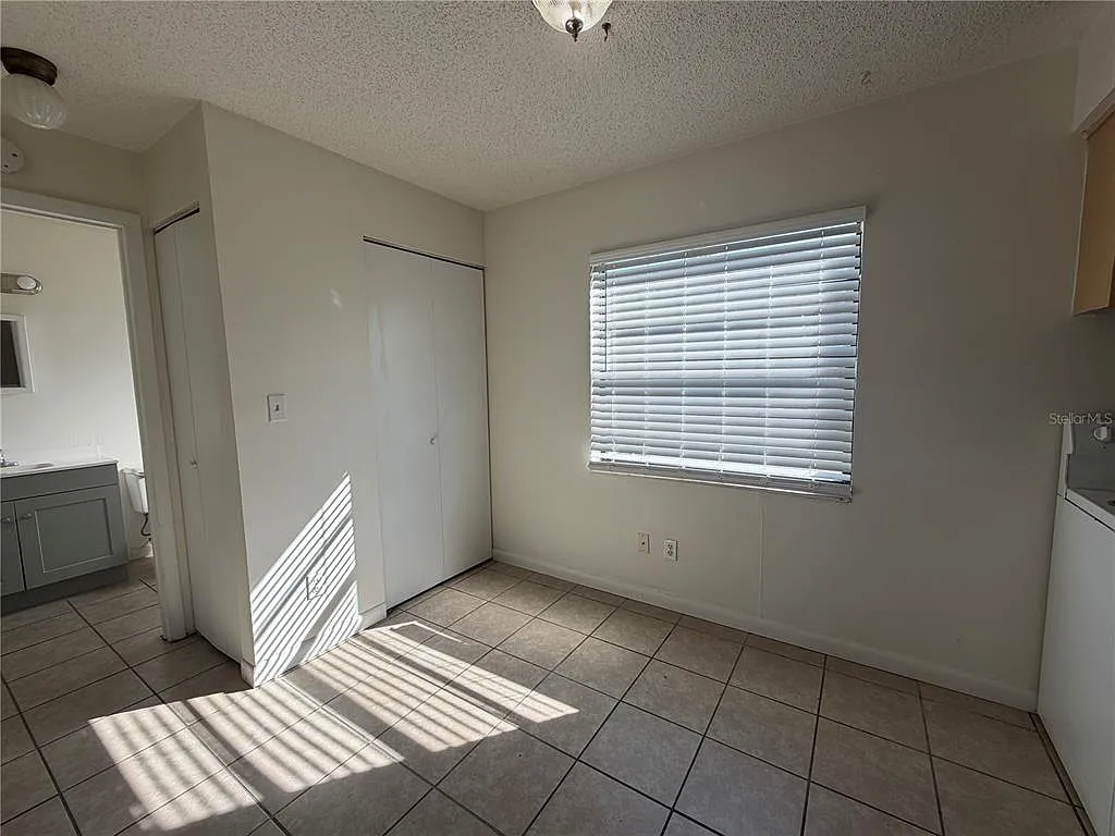 1 bed, 1.0 bath, 700 sqft, $900 — Photo 4