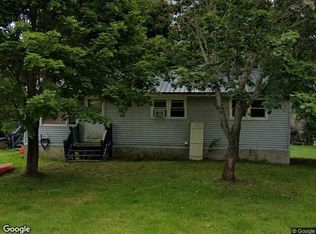 23 Warsaw Cir, Lincoln, ME 04457