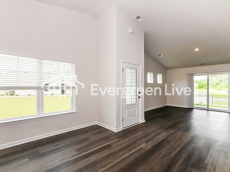 2244 Courtina Way — Photo 4
