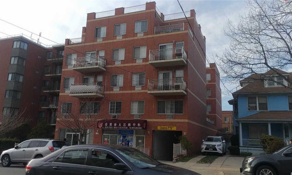 1st image of 13939 35th Ave APT 4F