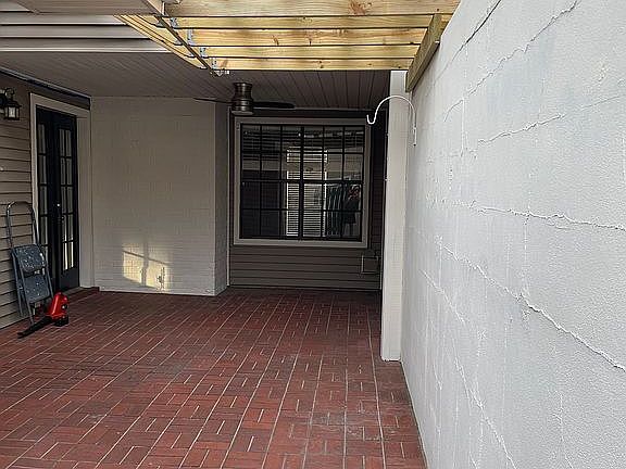 3rd image of 305 Halcott St #121