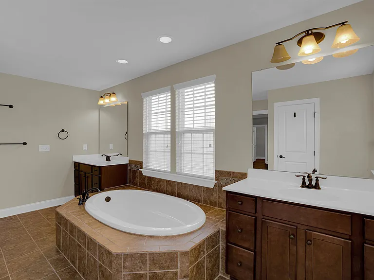 1340 Beechfern Cir — Photo 33
