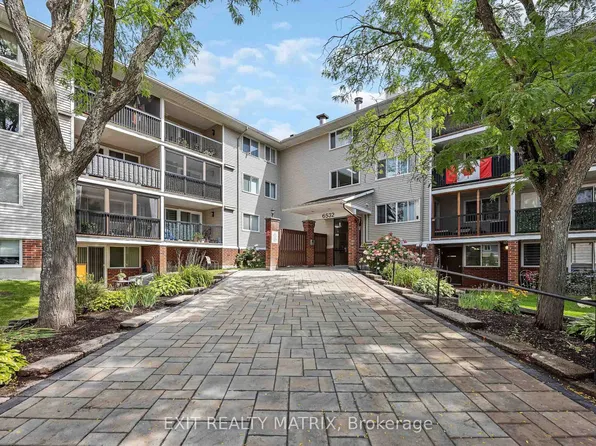 6532 Bilberry Dr #206, Ottawa, ON K1C 4N9