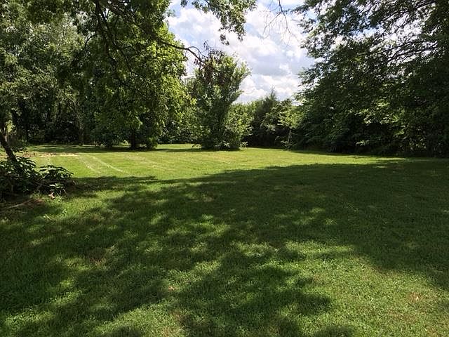 2nd image of 2843 McCanless Rd