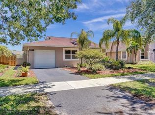 5888 SW 99th Ln, Cooper City, FL 33328