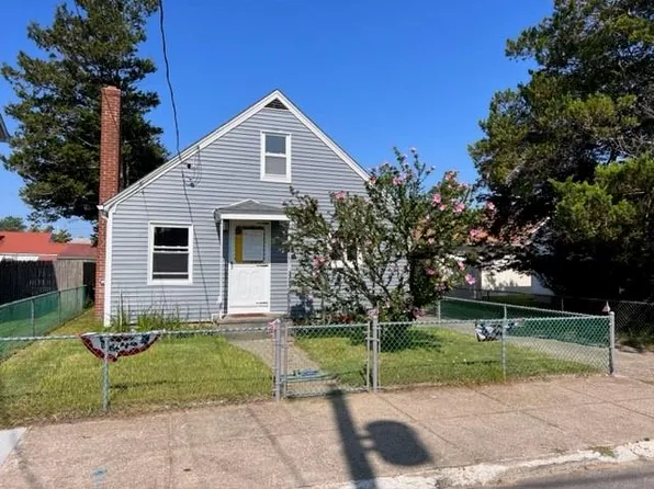 11 Dewey Ave, Pawtucket, RI 02861
