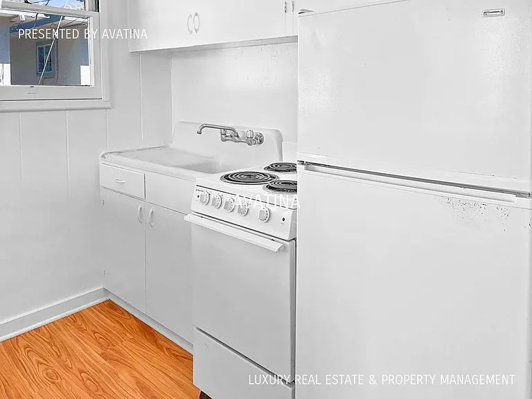 1875 Kapiolani Blvd #8 — Photo 3