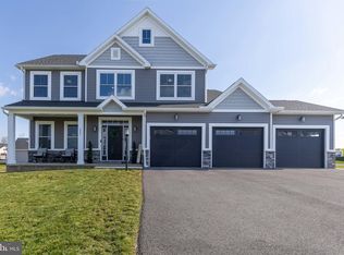 457 Winchester Dr, Chambersburg, PA 17202