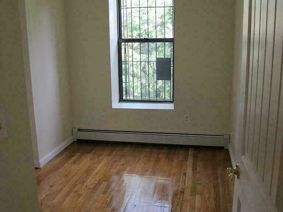 5th image of 270 Linden St APT 3C